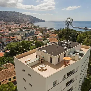 Jasmineiro Iii By An Island Apartment